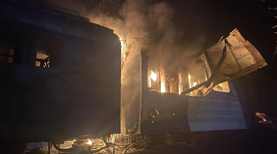 РФ атакувала поїзд на Харківщині – поранені машиніст та помічник