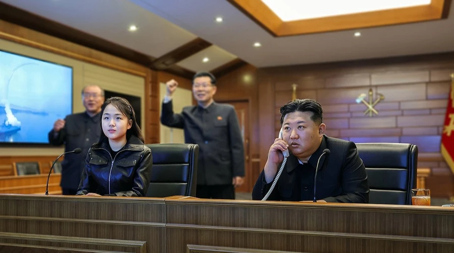 Північнокорейський лідер разом з донькою спостерігав за випробуванням крилатих ракет – ЗМІ