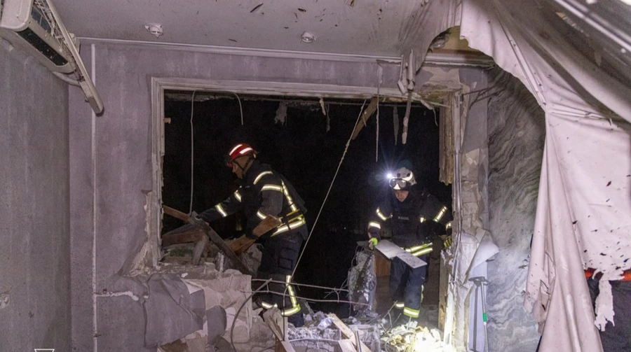 Росіяни вдарили ракетою по багатоповерхівці Харкова, 8 потерпілих