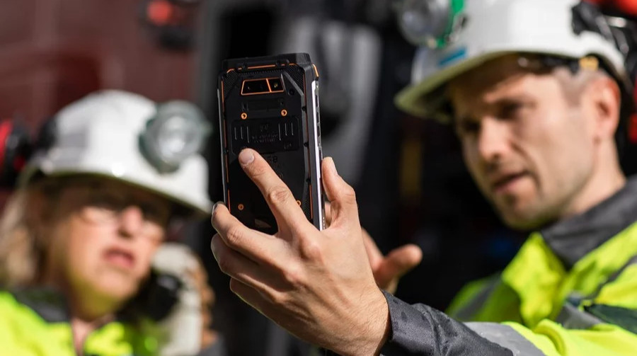 Науковці створили технологію бездротового зв'язку, яка проникає в землю на глибину до 100 метрів