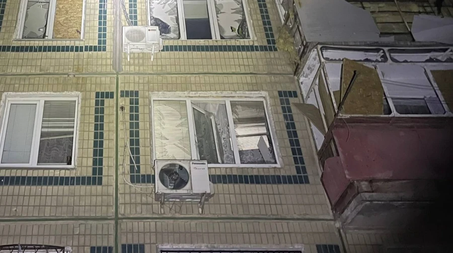 Окупанти зранку вдарили по Дніпру – пошкодили транспортне підприємство, є поранені