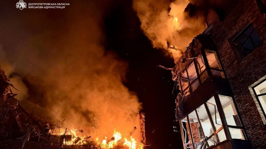 Росіяни били по житлових кварталах Дніпра: двоє загиблих, 27 поранених