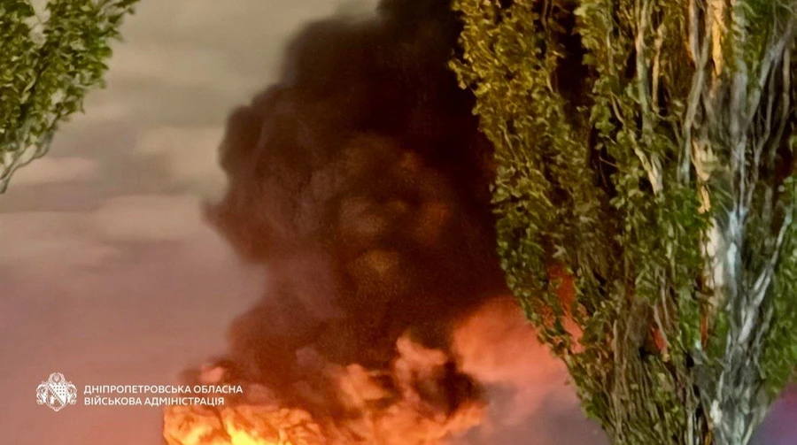 Армія РФ знову атакувала Дніпро: є пожежа на об’єкті інфраструктури