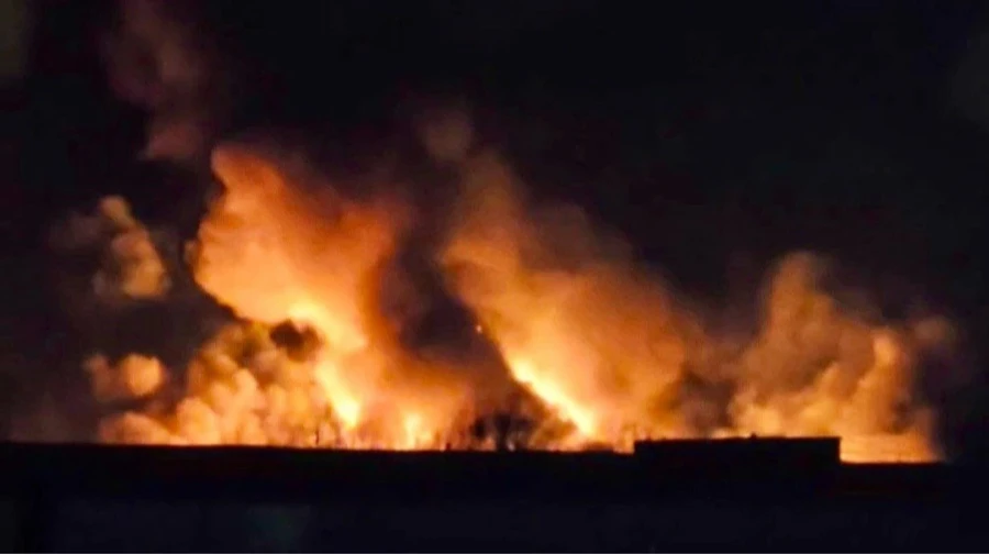 Росіяни завдали ударів по Дніпру, в місті виникли пожежі