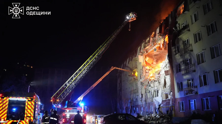 Троє людей загинули та 10 поранені внаслідок російського масованого удару по Одесі