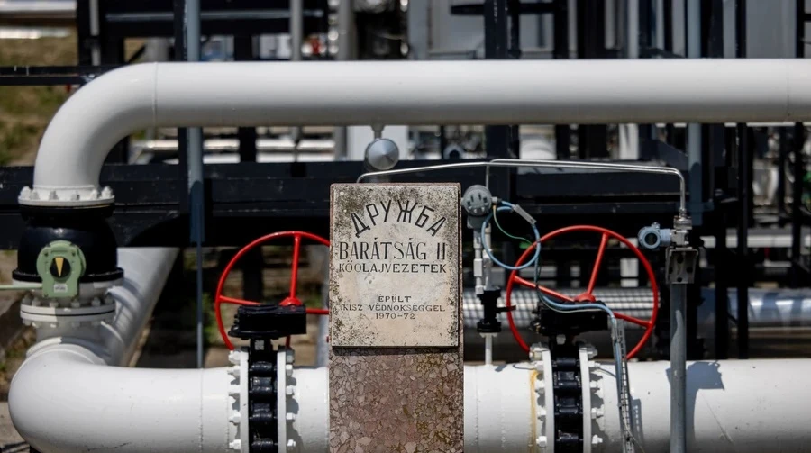 Україна почне перекачувати нафту відремонтованою “Дружбою” у середу – Reuters