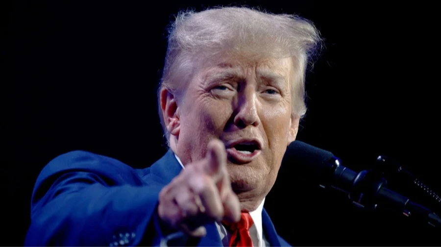 Трамп заявив, що через цікавість затримав евакуацію під час стрілянини у Вашингтоні