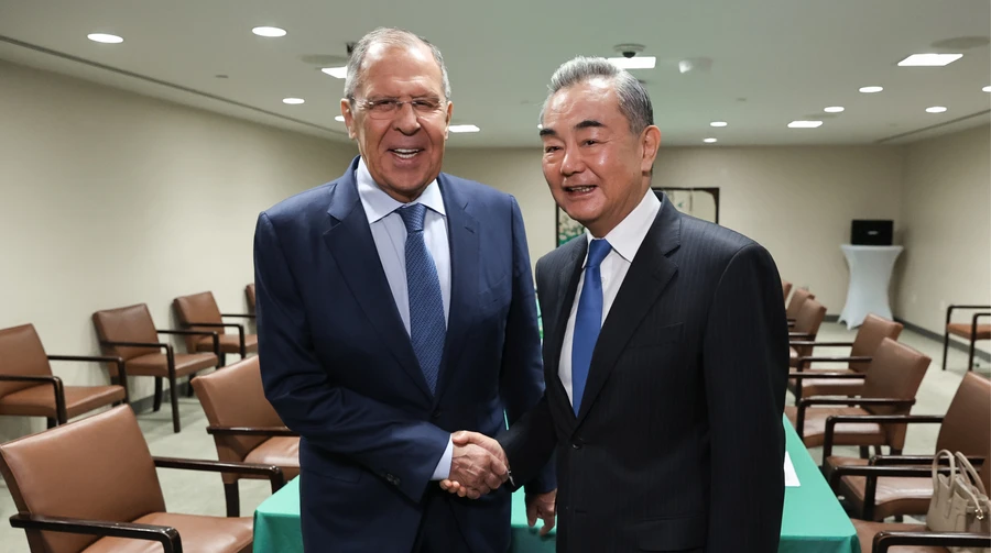 Глави МЗС Китаю та Росії обговорили війну на Близькому Сході та дії на підтримку Ірану