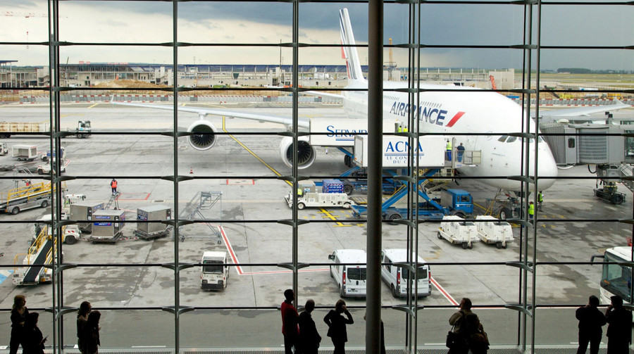 Відвідувач з феном нагрів метеодатчик в аеропорту Франції, щоб виграти ставку на $34 000