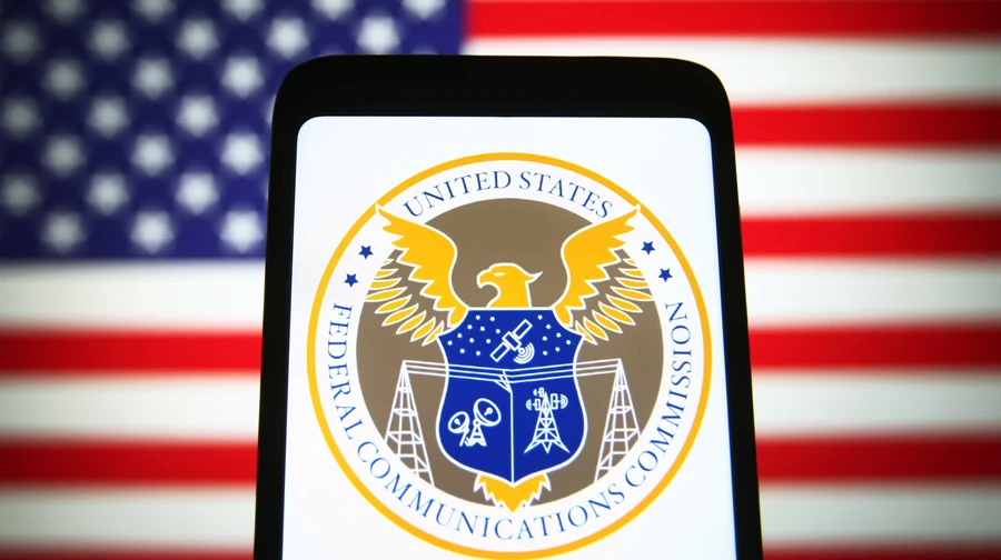 США посилюють технологічну блокаду Китаю: під заборону потрапили дата-центри та тестування електроніки