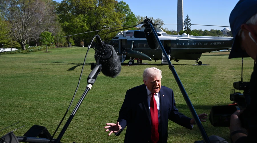 Трамп каже, що матиме “довгу розмову” щодо Ірану з Сі, але не проситиме Китай про допомогу
