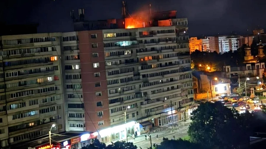 Російський БпЛА врізався в багатоповерхівку в Румунії, виникла пожежа, є потерпілі