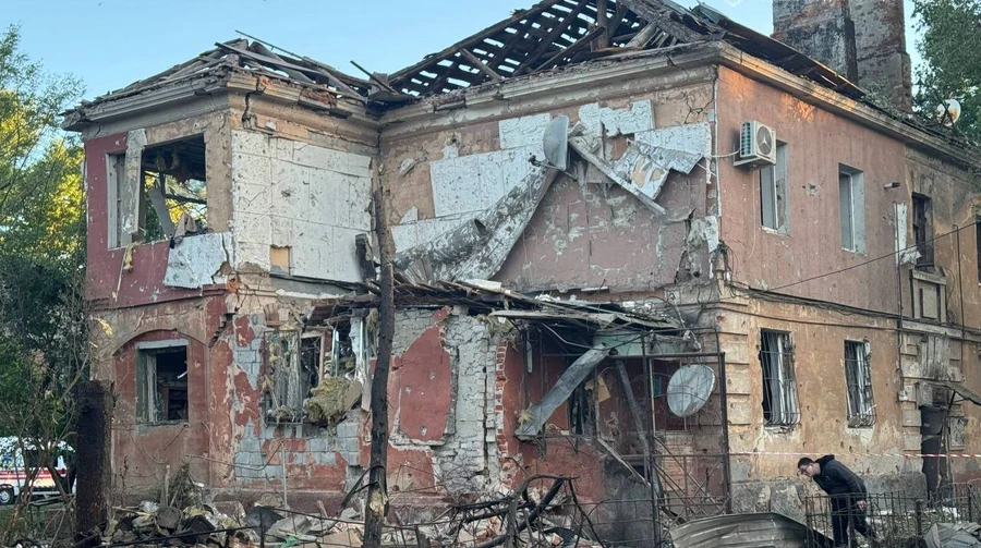 У Дніпрі внаслідок російської атаки частково зруйнований будинок: п’ятеро загиблих, 25 поранених