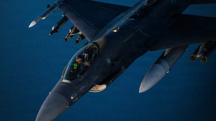 Військові США заявили про спробу Ірана атакувати торгові судна в Ормузькій протоці