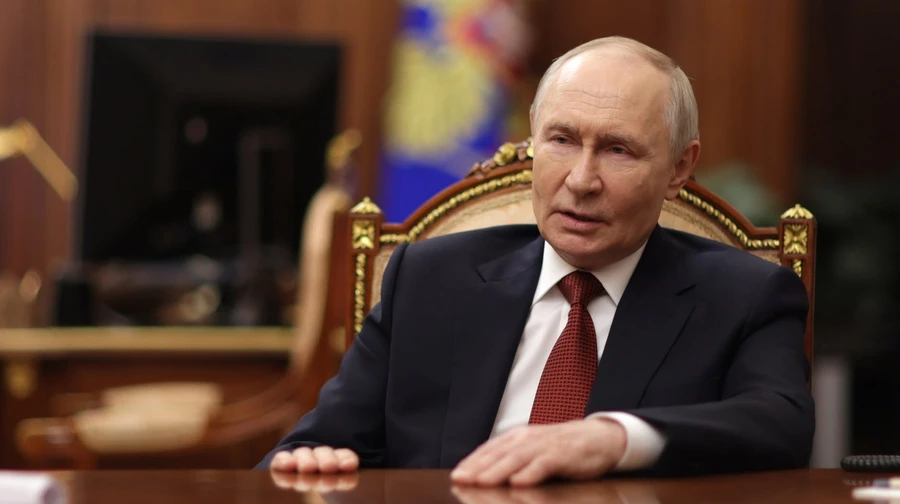 Путін згадав фото Зеленського біля стели в Куп’янську: До Куп’янська нам залишилося 2-4 км, до Сум – 10