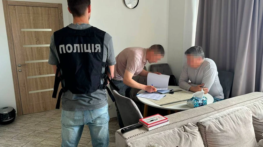 “Музичні гастролі як схема виїзду за кордон”: ексміністру культури оголосили підозру