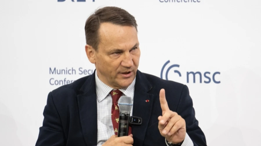 Глава МЗС Польщі зауважив Навроцькому, що його рішенню зрадів Медведєв