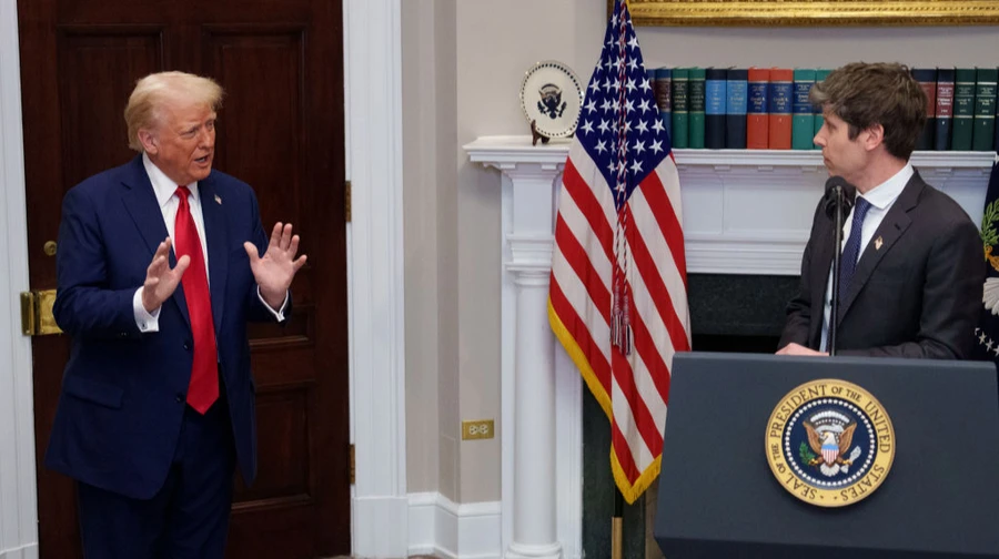 Адміністрація Трампа обговорює з Семом Альтманом можливість отримання частки в OpenAI – CNBC
