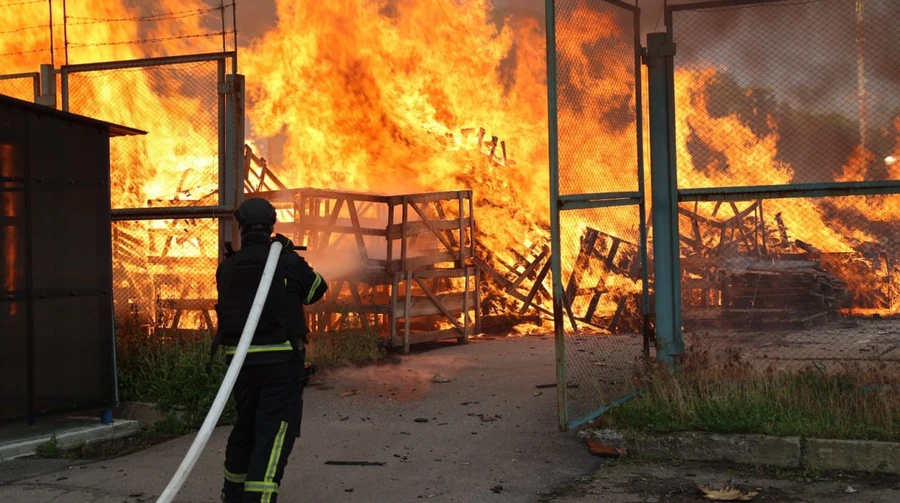 Масована атака РФ: ППО знешкодила 642 ворожі цілі, є влучання 30 балістичних ракет