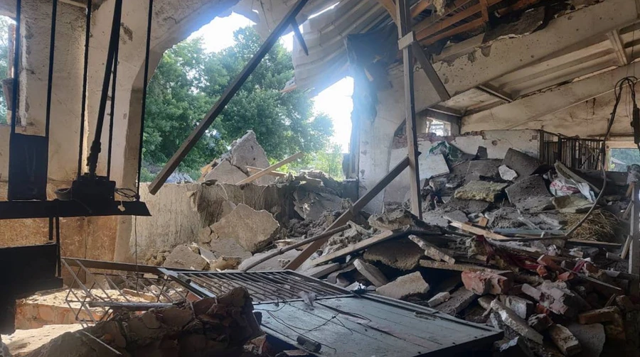 Окупанти поцілили по кінно-спортивній школі у Сумах: загинули тварини
