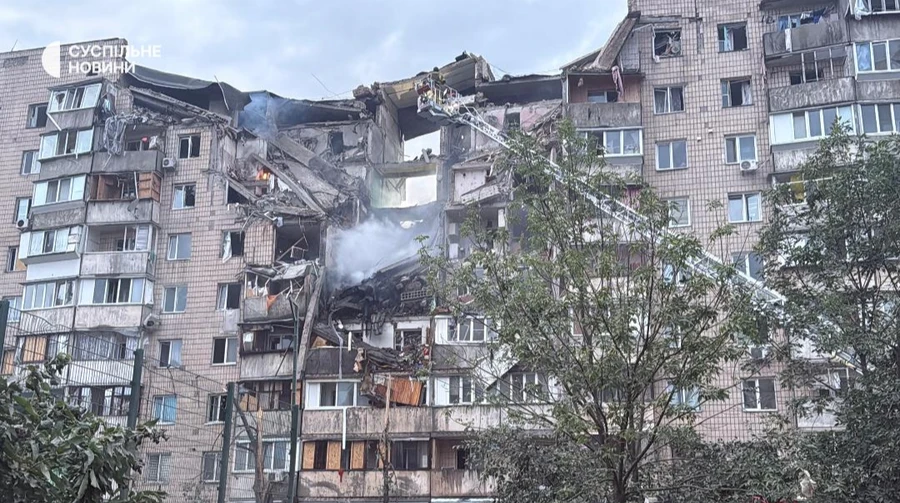 Російська ракета влучила в девʼятиповерхівку на Подолі: в Києві вже 9 загиблих та 46 поранених