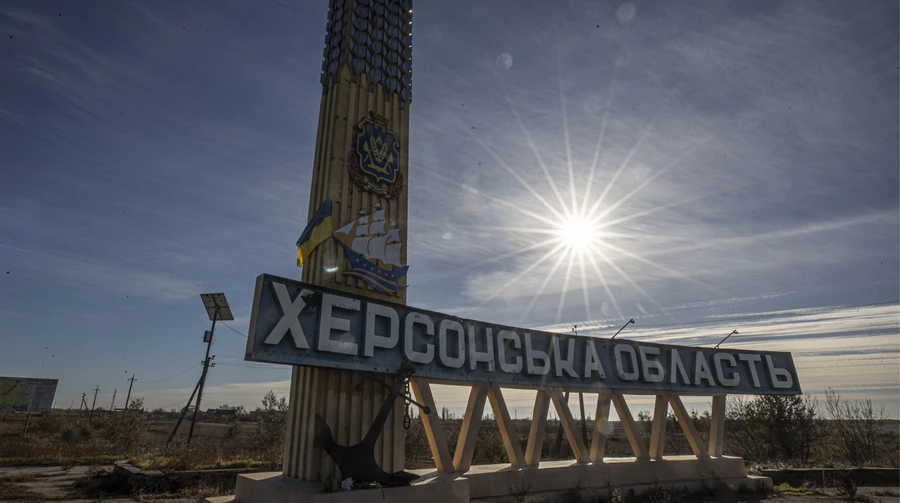 Росіяни вранці з артилерії вдарили по Нововоронцовці на Херсонщині: загинула жінка