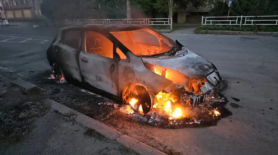 Армія РФ атакувала дроном автівку у Херсоні: постраждали люди