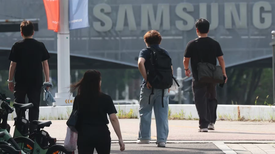 Працівники підрозділу смартфонів і телевізорів Samsung готуються до акції протесту через 100-кратну різницю у бонусах з підрозділом чипів
