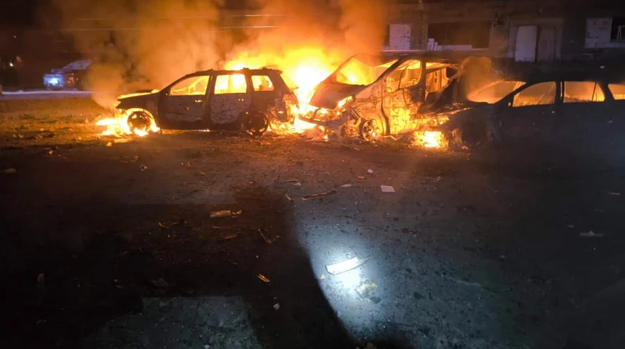 Ракетний удар РФ по Києву: уламки впали на 18-поверховий будинок, 3 постраждалих