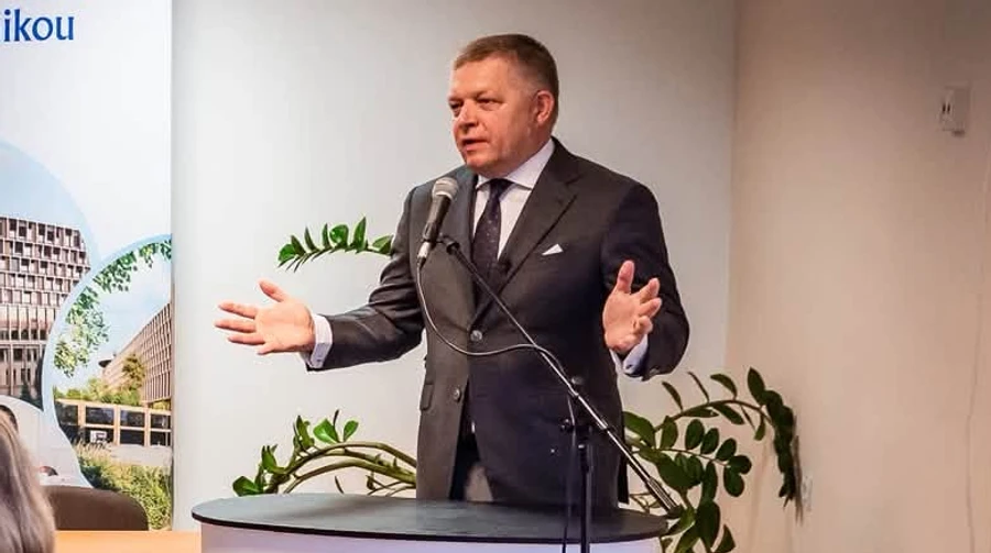 Не хочу війни “через якусь 5 статтю” НАТО: Фіцо відмовився захищатися у разі нападу Росії