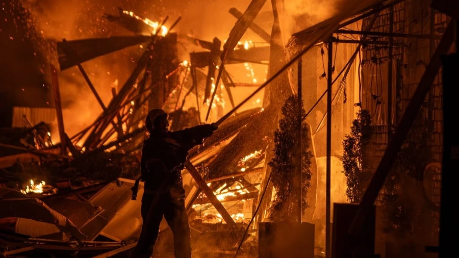 У Києві унаслідок атаки загинув чоловік та горіла СТО