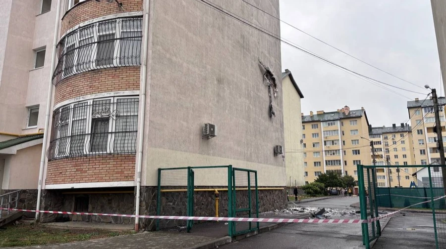 У Стрию під час атаки пошкоджені житловий будинок, школа та будівлі біля вокзалу